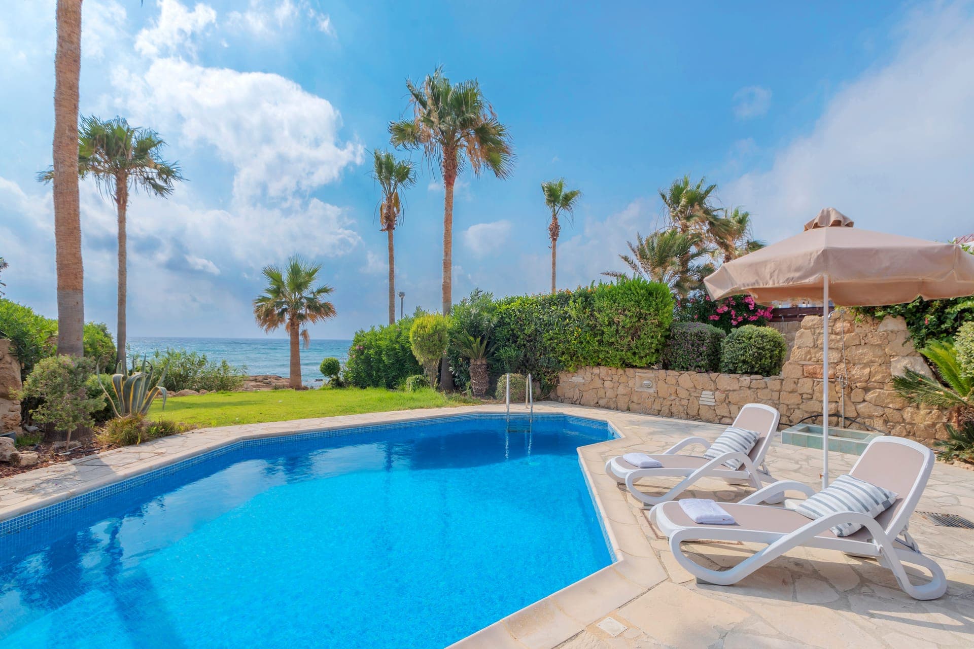 Apollo Beach 5 Bedroom Villa