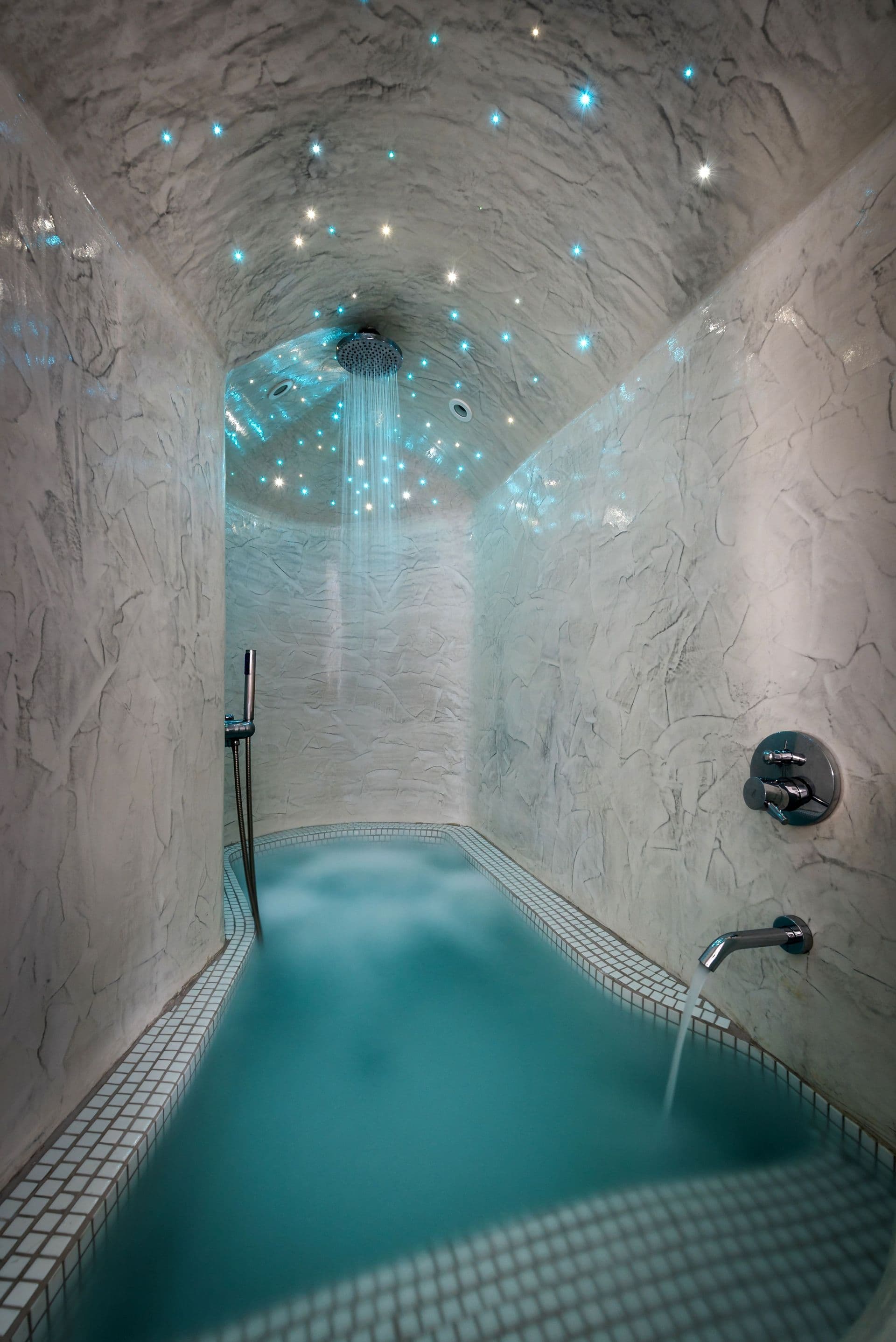 Suite with Cave Hot Tub