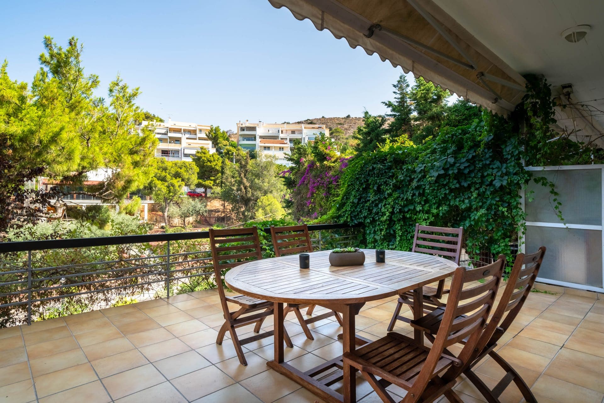 Vouliagmeni Honeymoon Suite