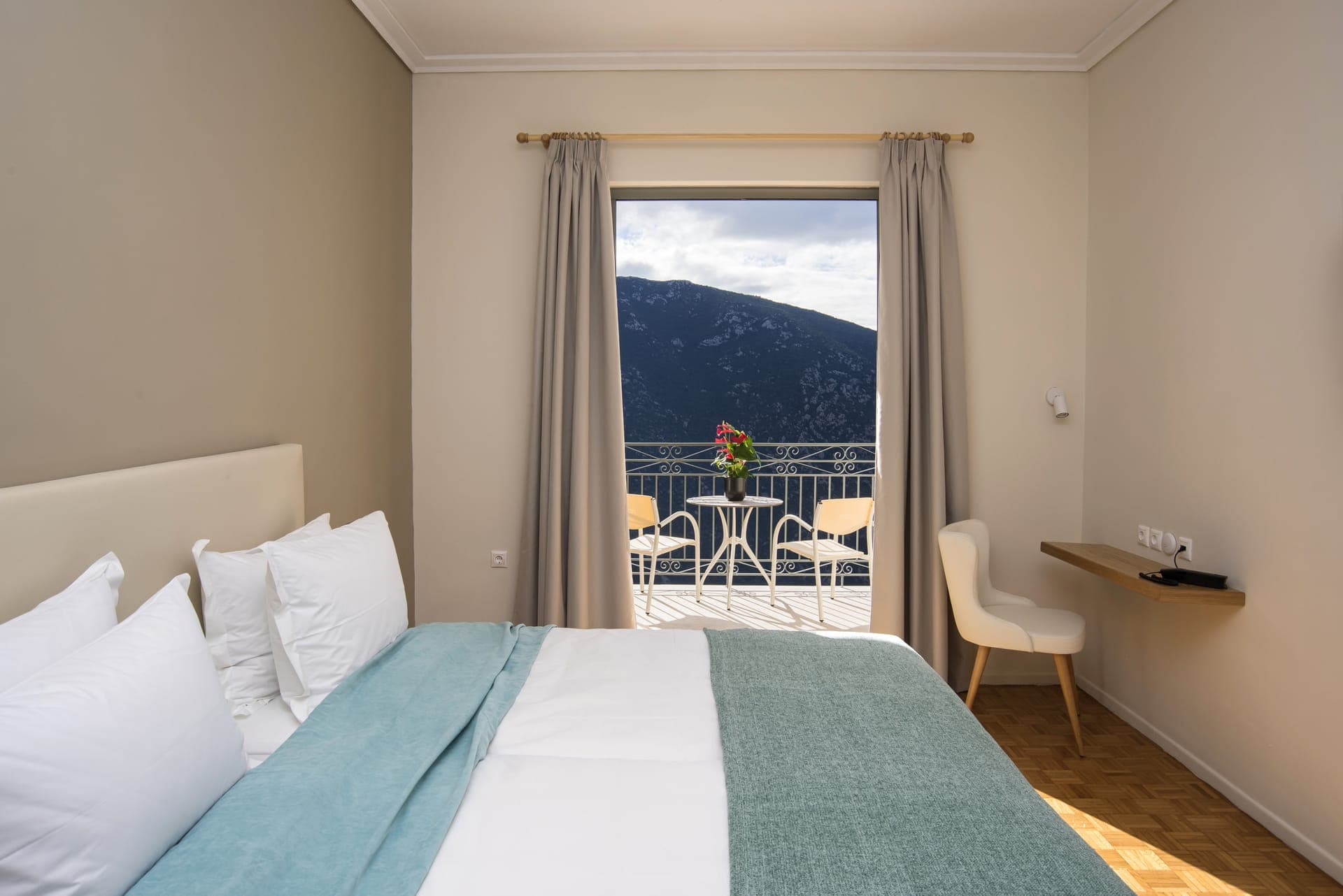 Valley & Sea View Single / Double