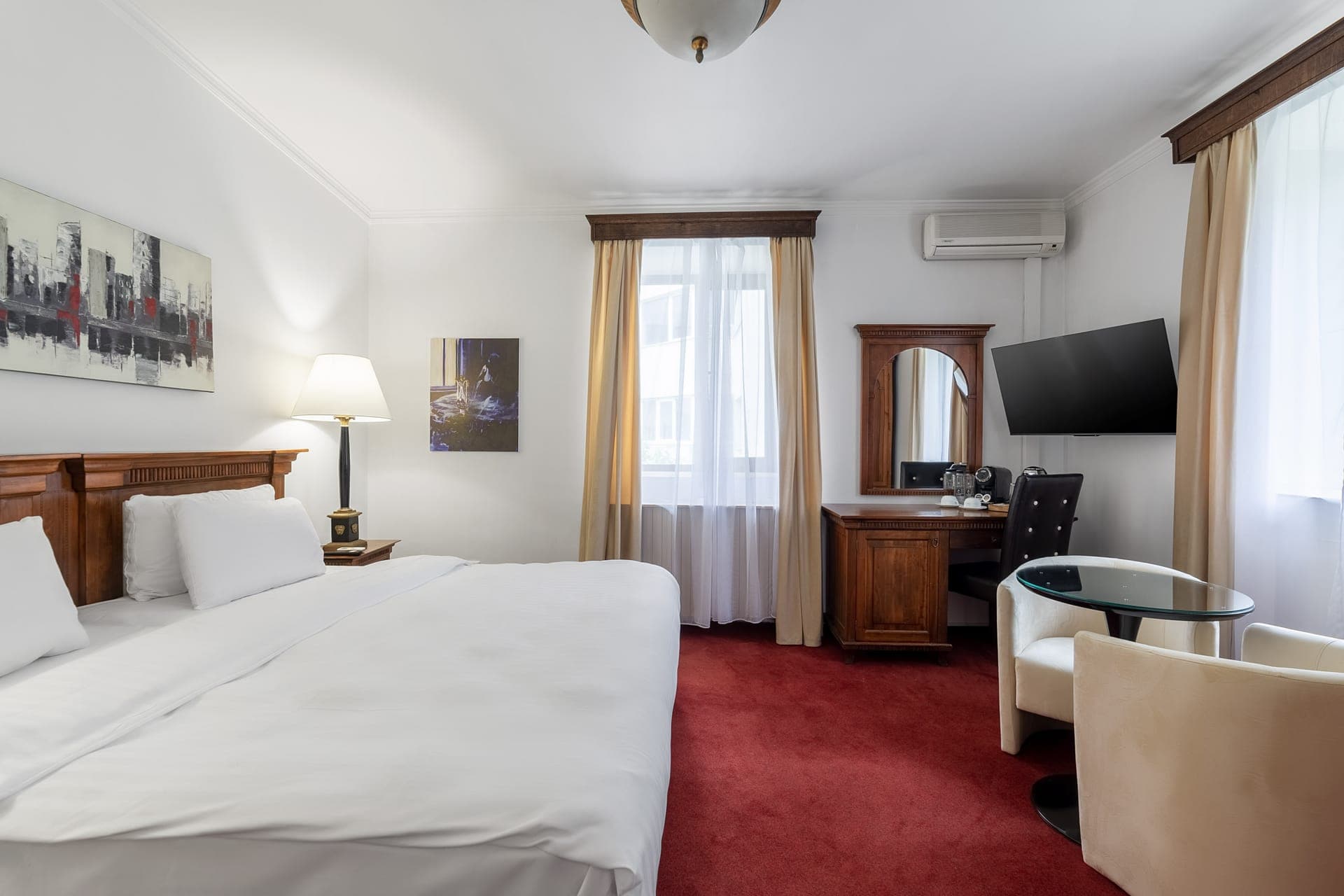 One Bedroom Apartment