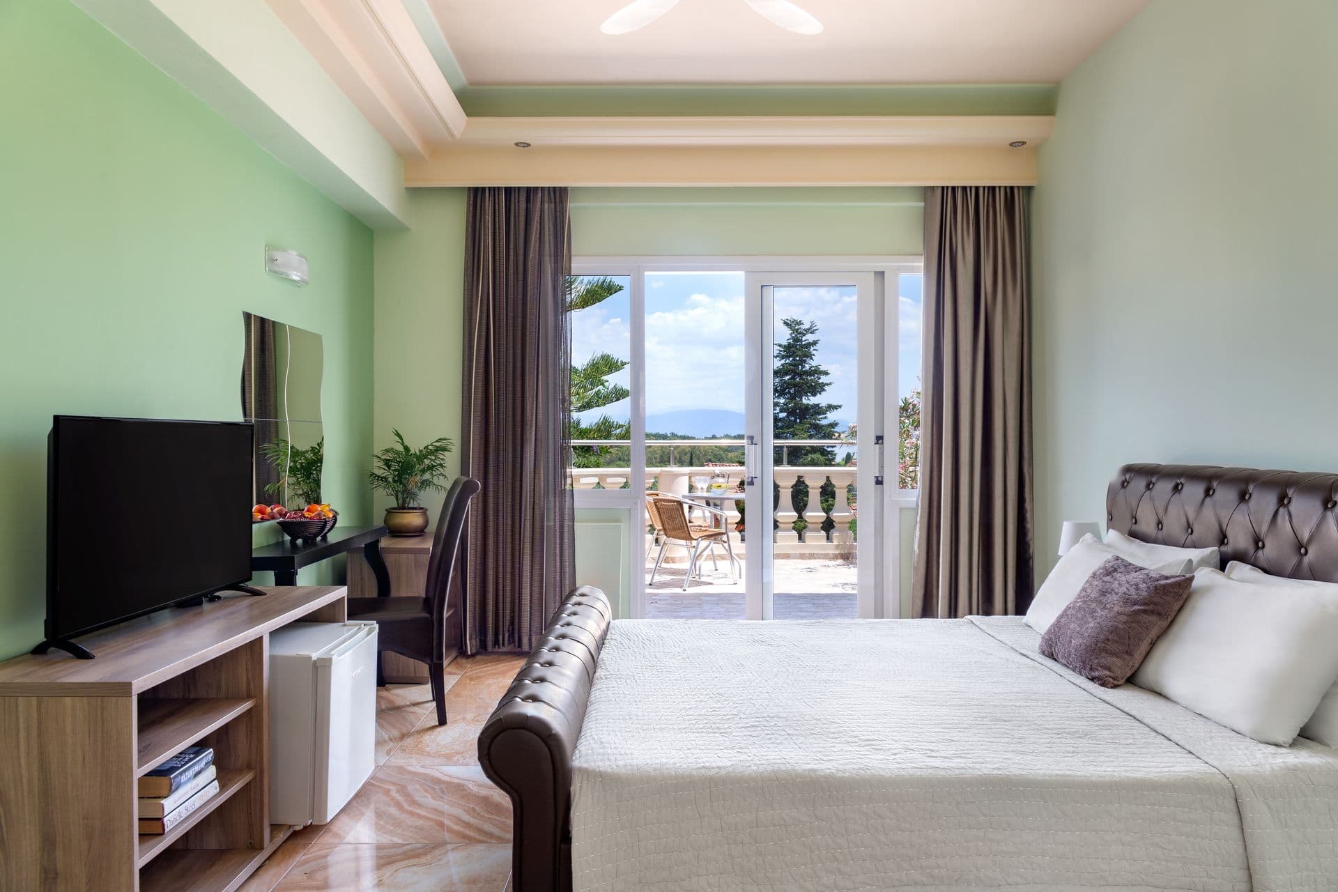 Superior Triple Panoramic Sea View