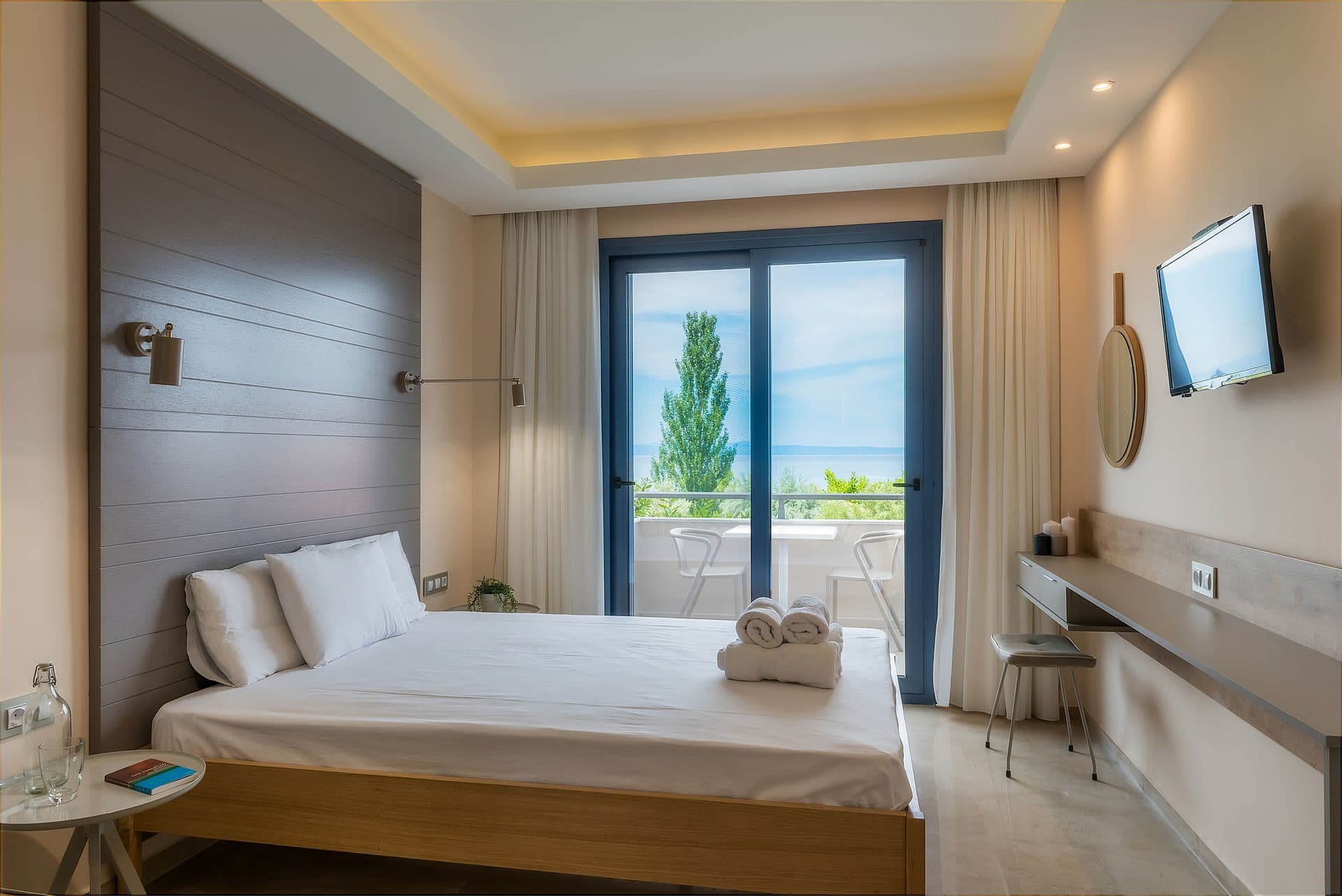 Studio (First Floor - Sea View)