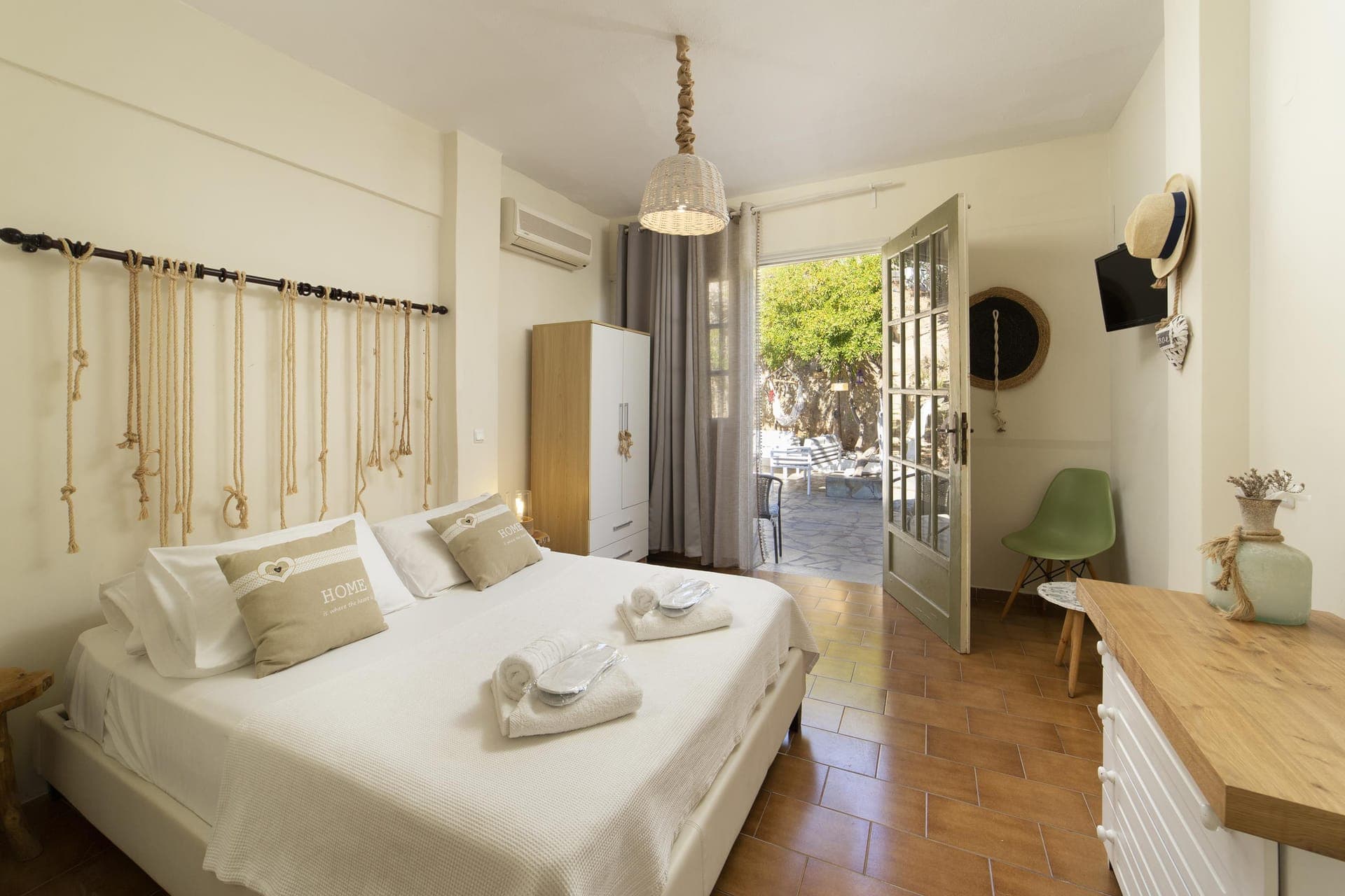 Double Room | Garden View