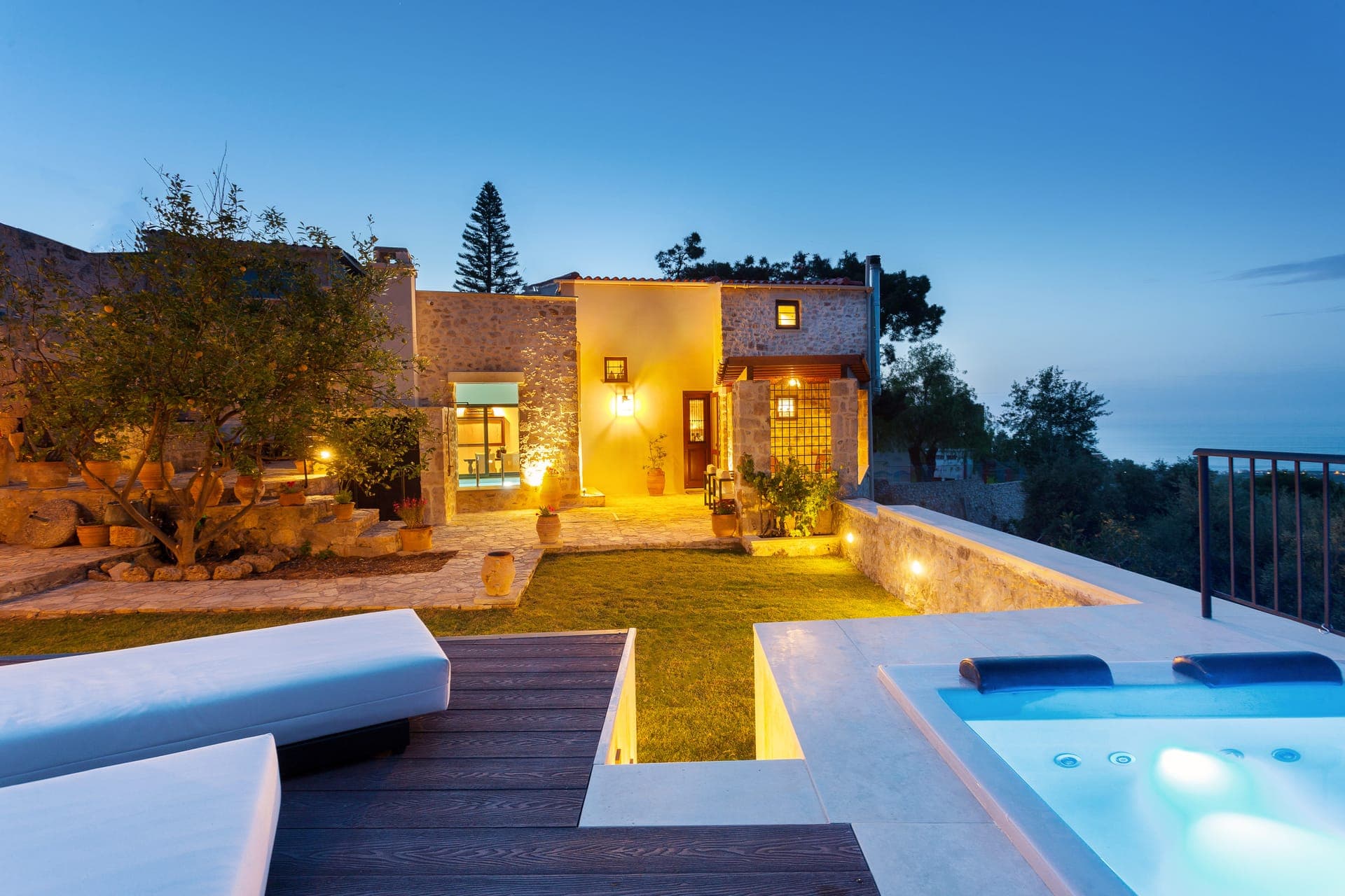 3 Bedroom | Ali Vafi's Villa with Jacuzzi & Plunge Pool | Maroulas | Rethymno