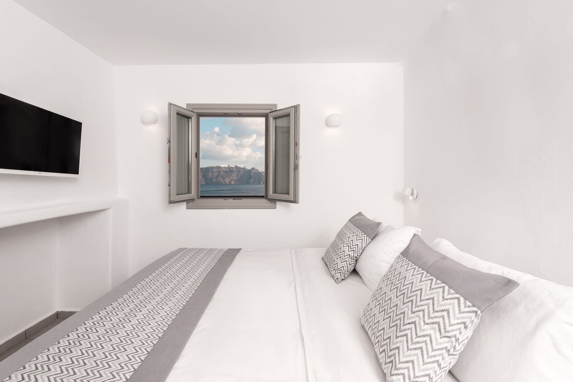 Petit Double Room with Caldera & Sea View