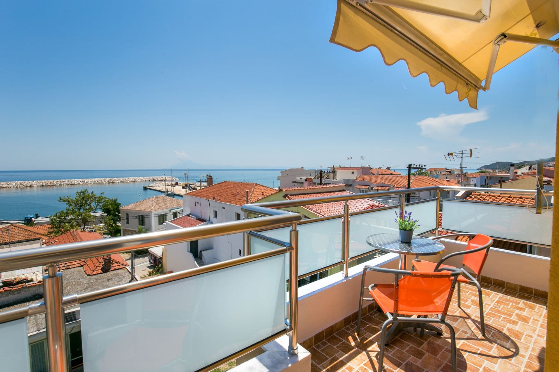 Aliki 's Apartment