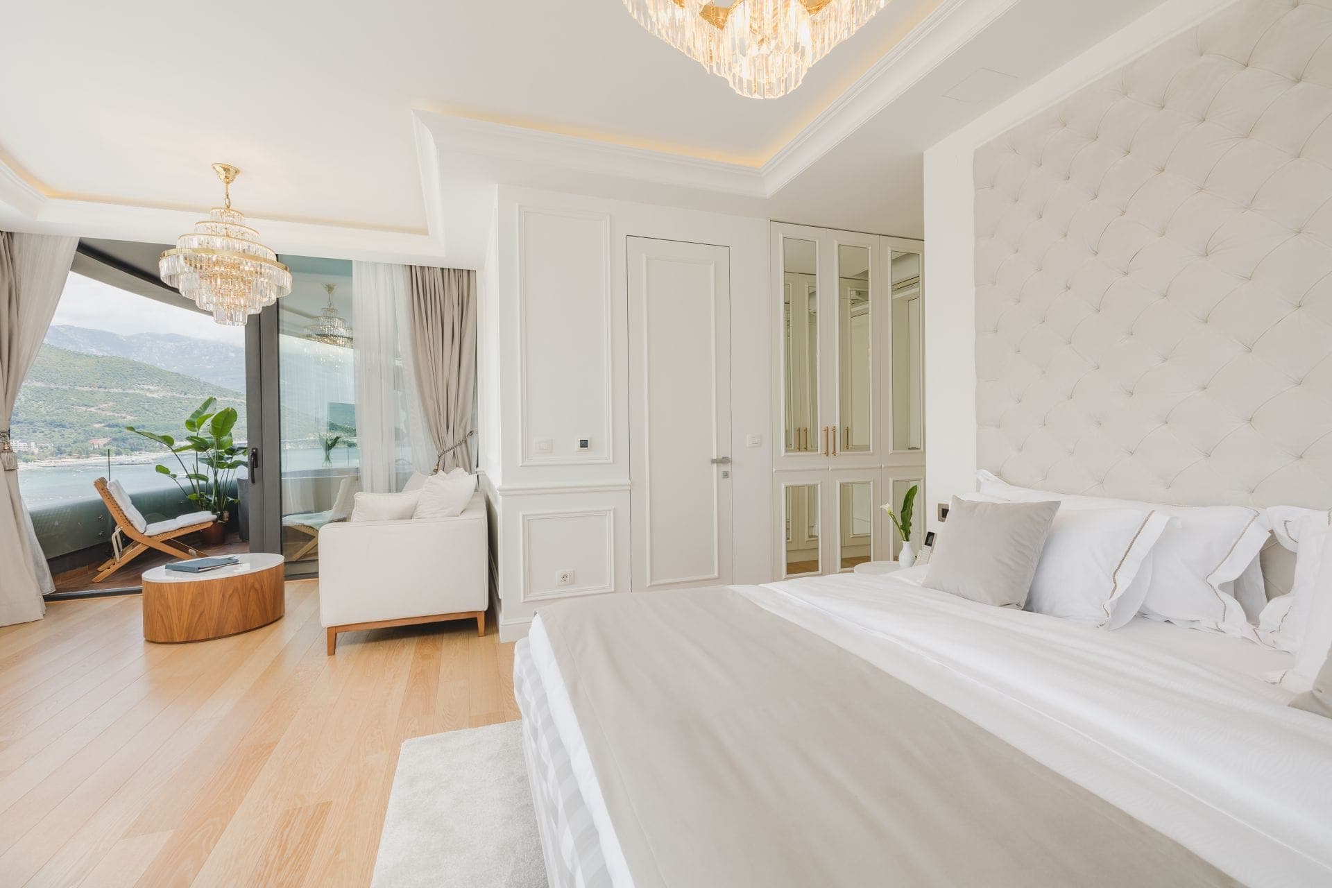 Carnegie - Royal Two Bedroom Apartment with Sea View and Balconies and Jacuzzi Pool