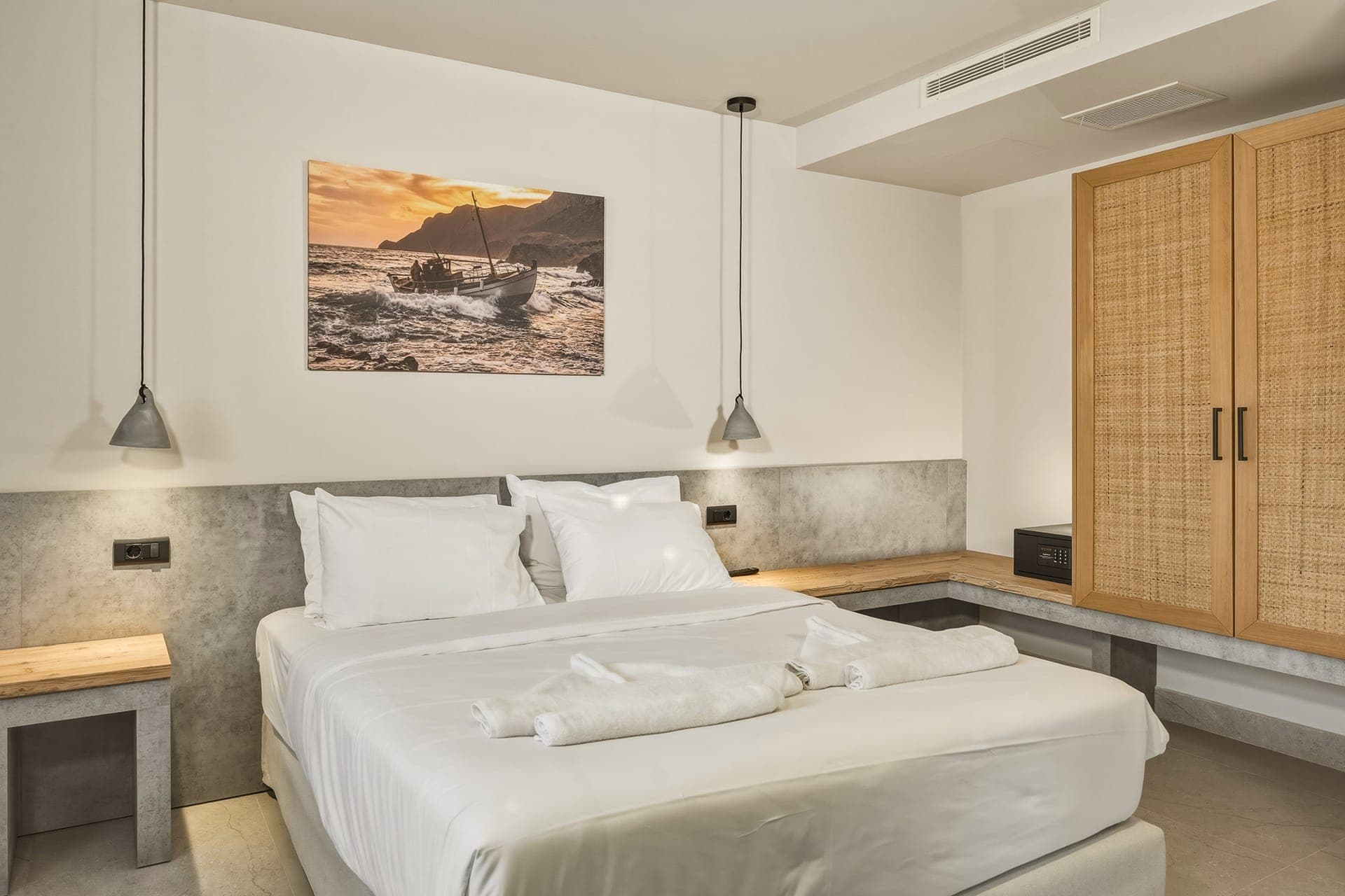 One Bedroom Suite with Outdoor Jetted Tub