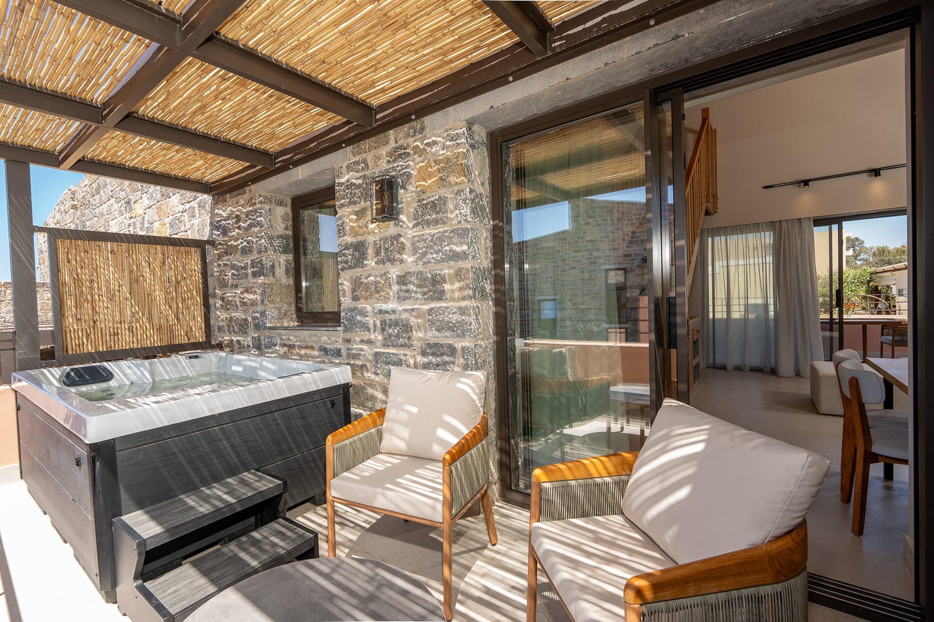 Two Bedroom Suite Split Level with Outdoor Jetted Tub