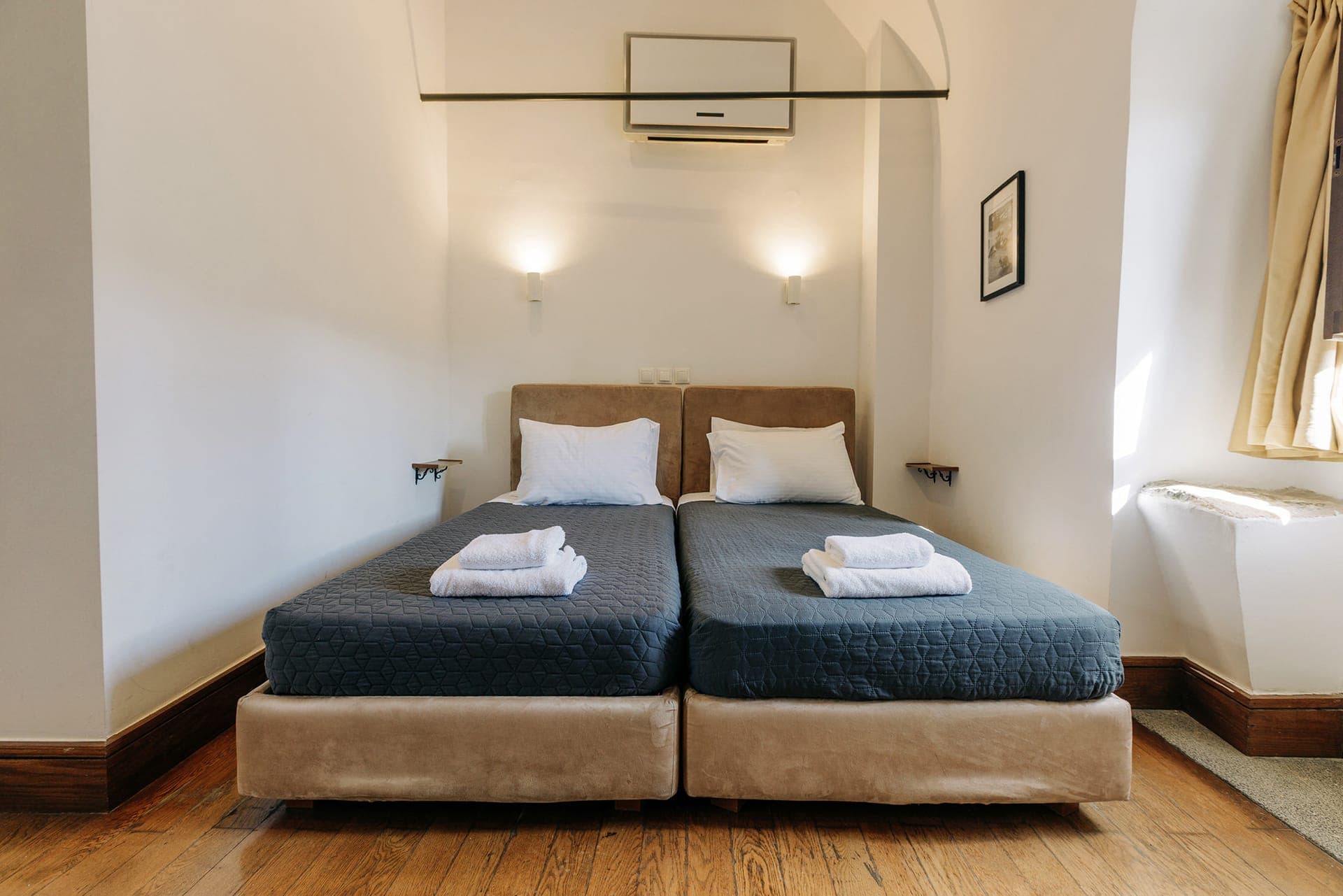Voltes 7 - Studio with Paatio - Bedroom