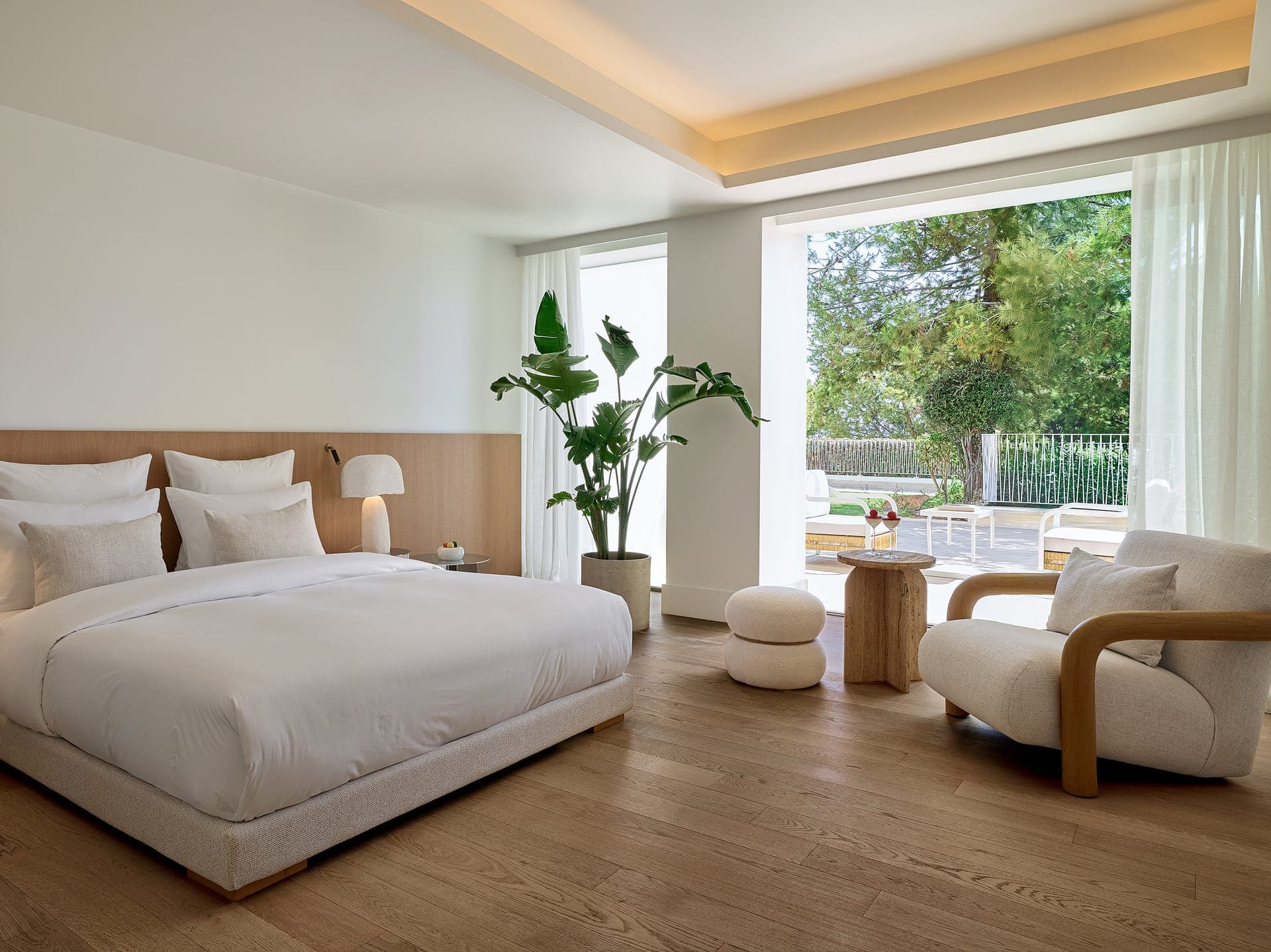 Club Riviera Room