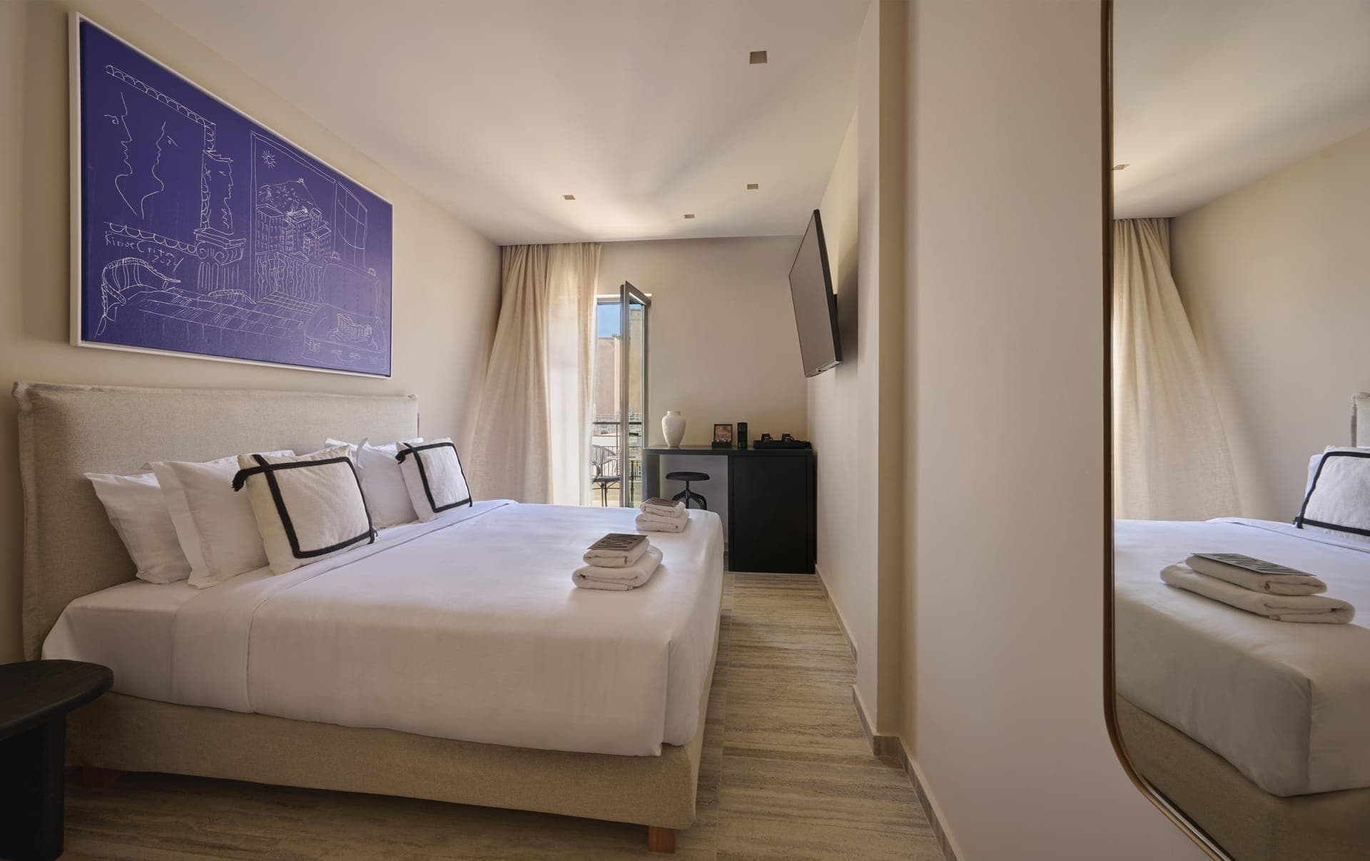 Finders Top Floor Acropolis Cozy Room