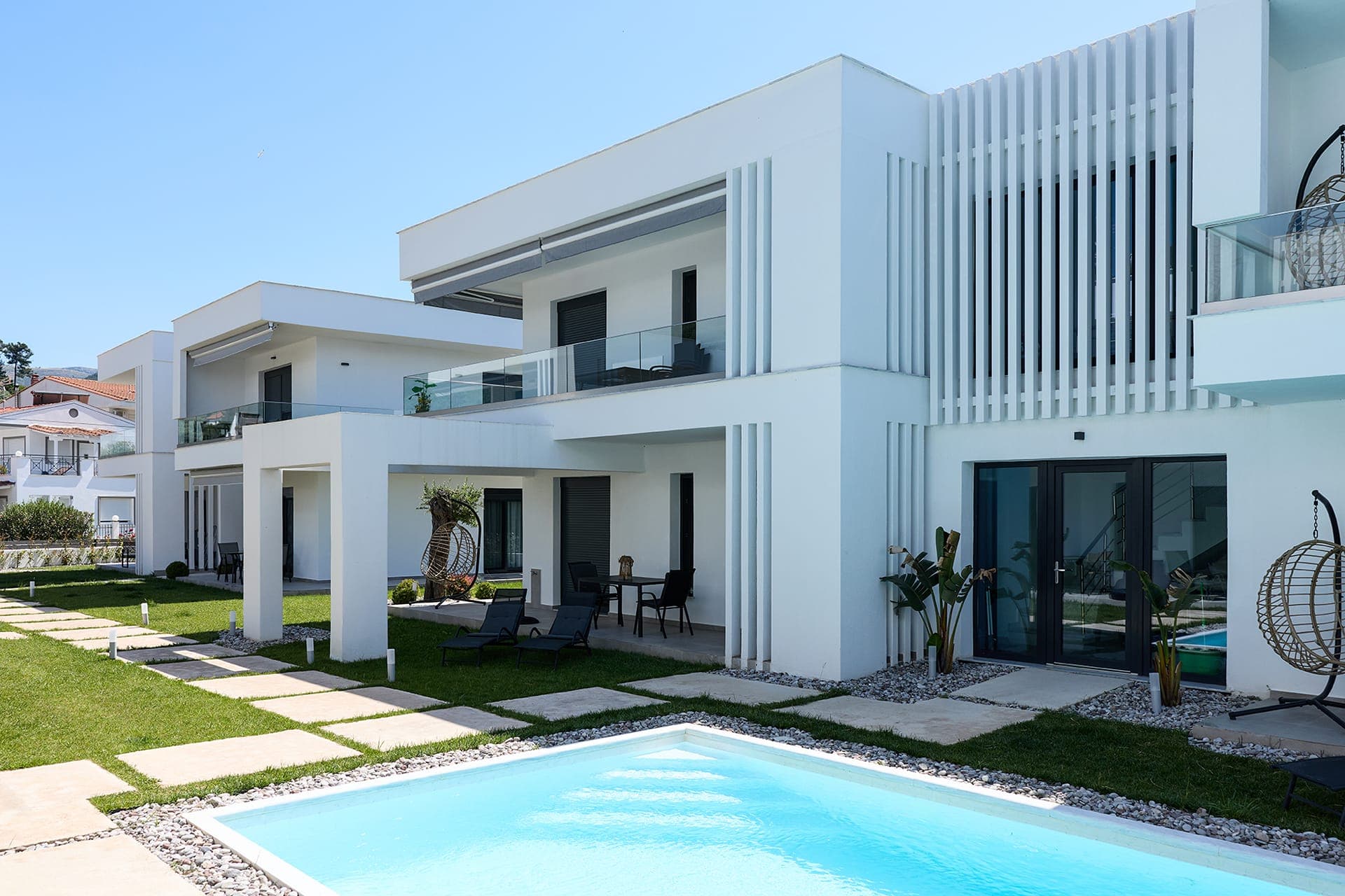 One-bedroom Apartment With Pool Access