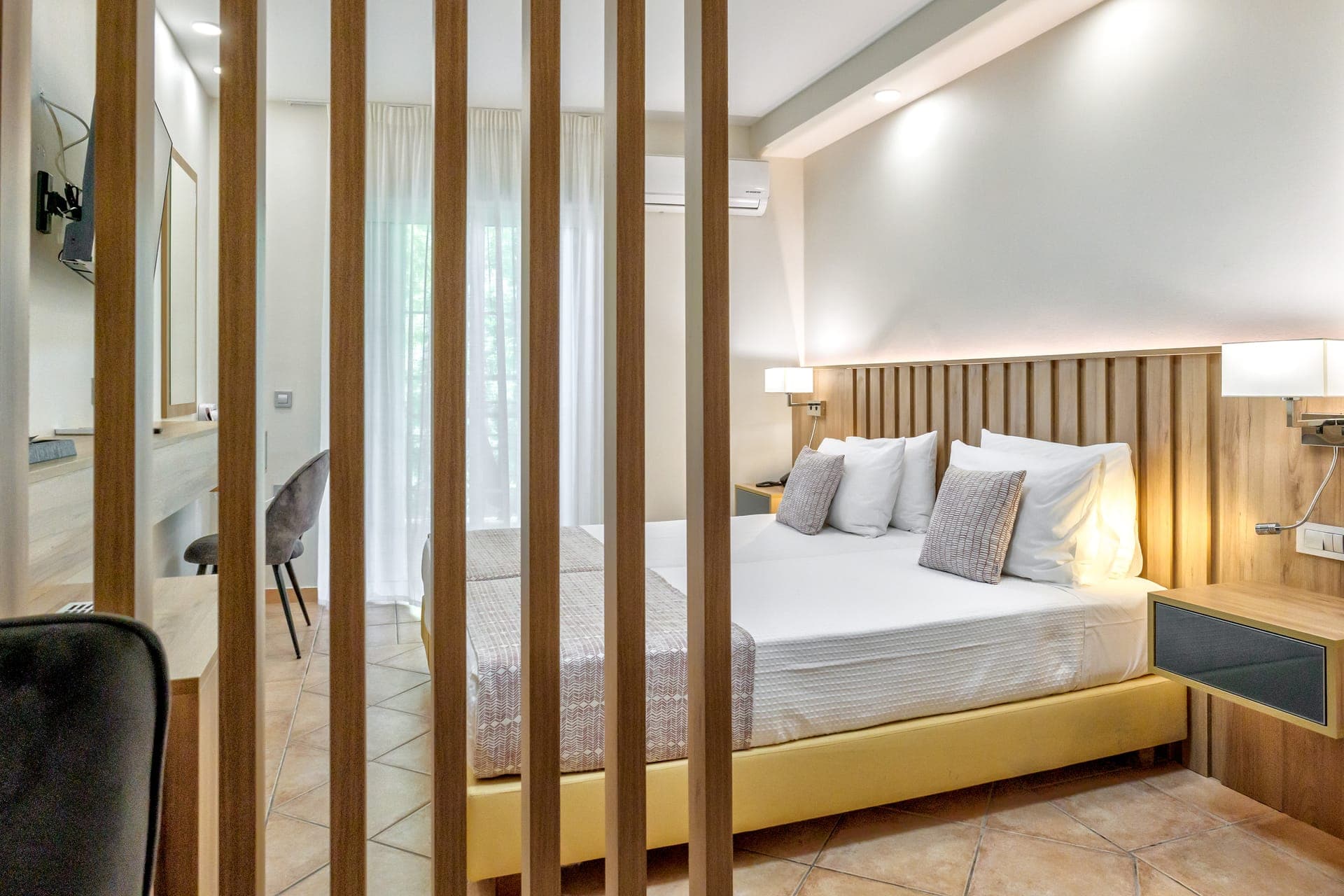 Superior Family Room with Land View
