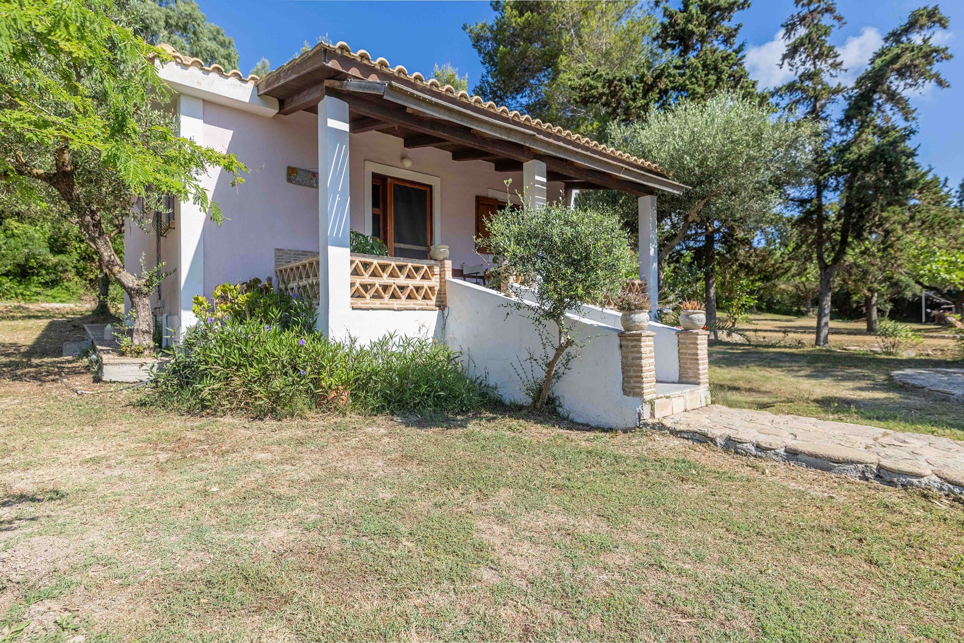 Zanteva-Solari Cottage