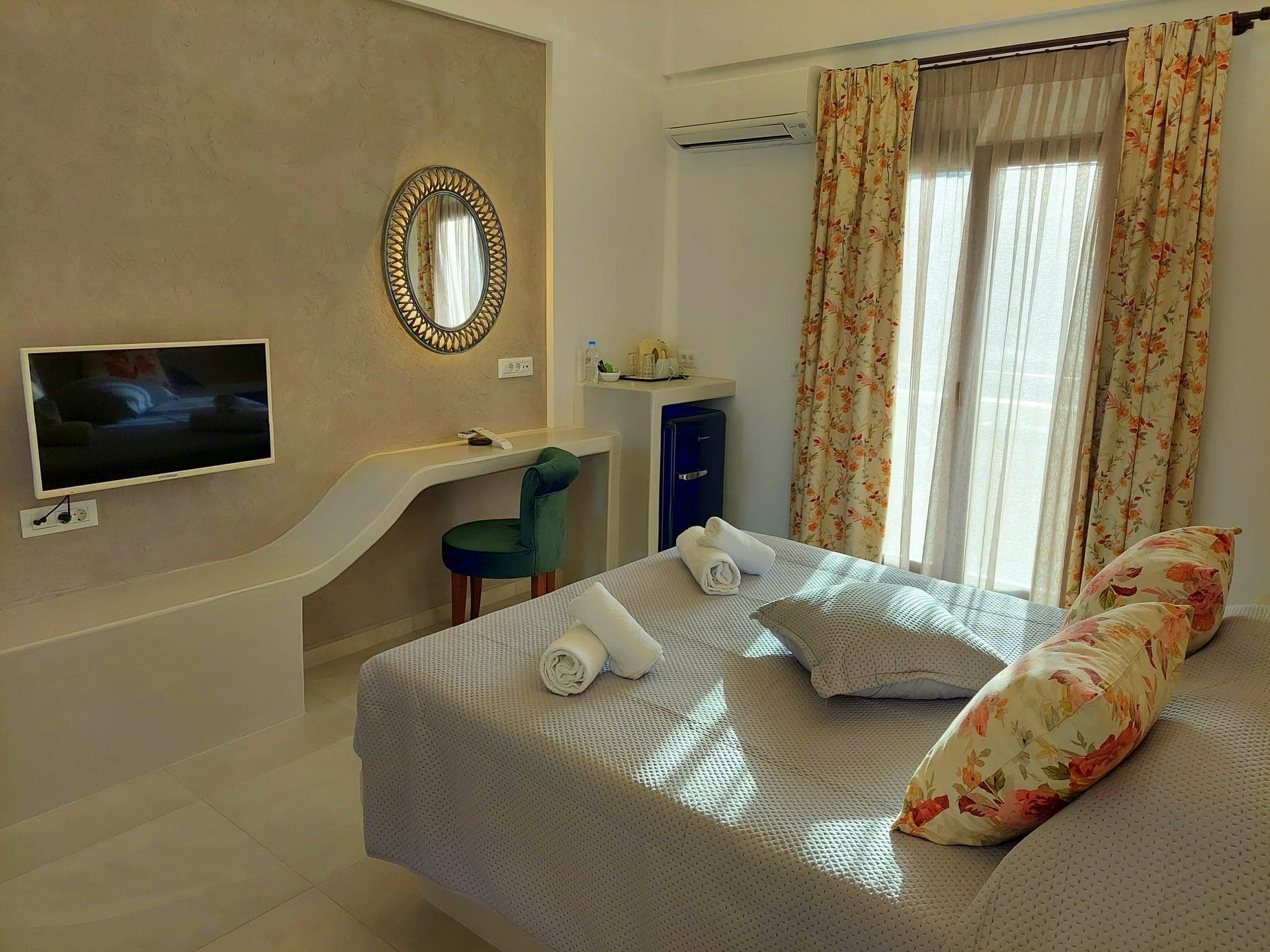Deluxe Double Room with Pool View