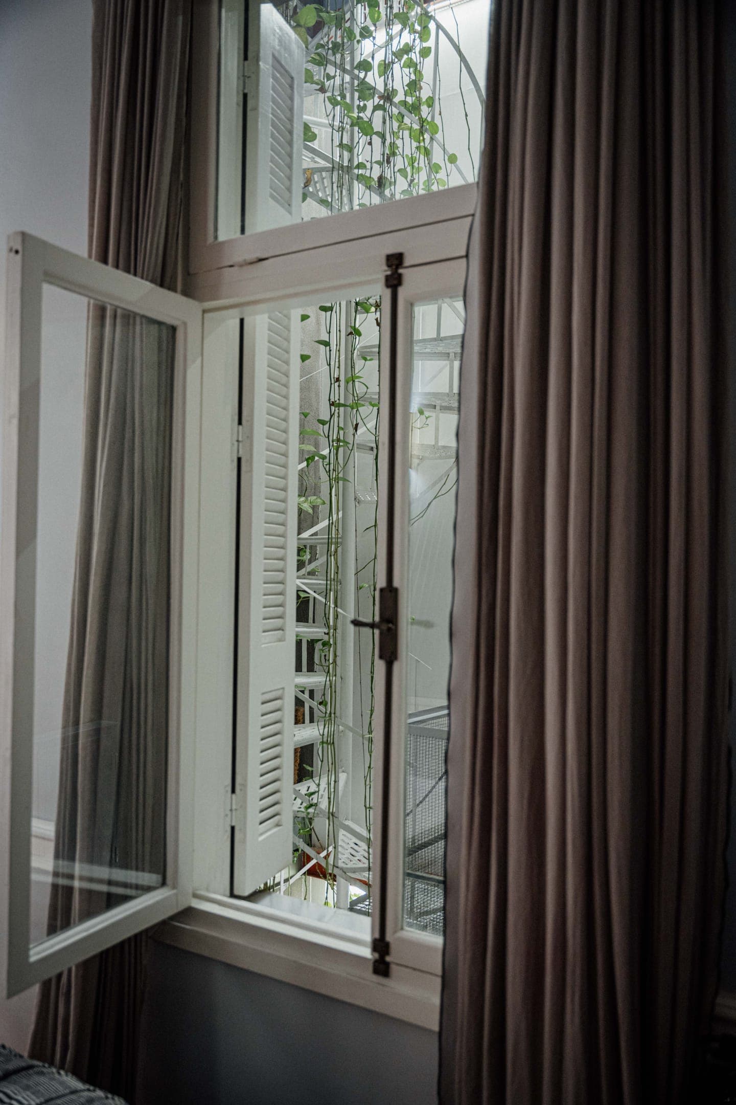 Standard Double Room (Interior Corridor)