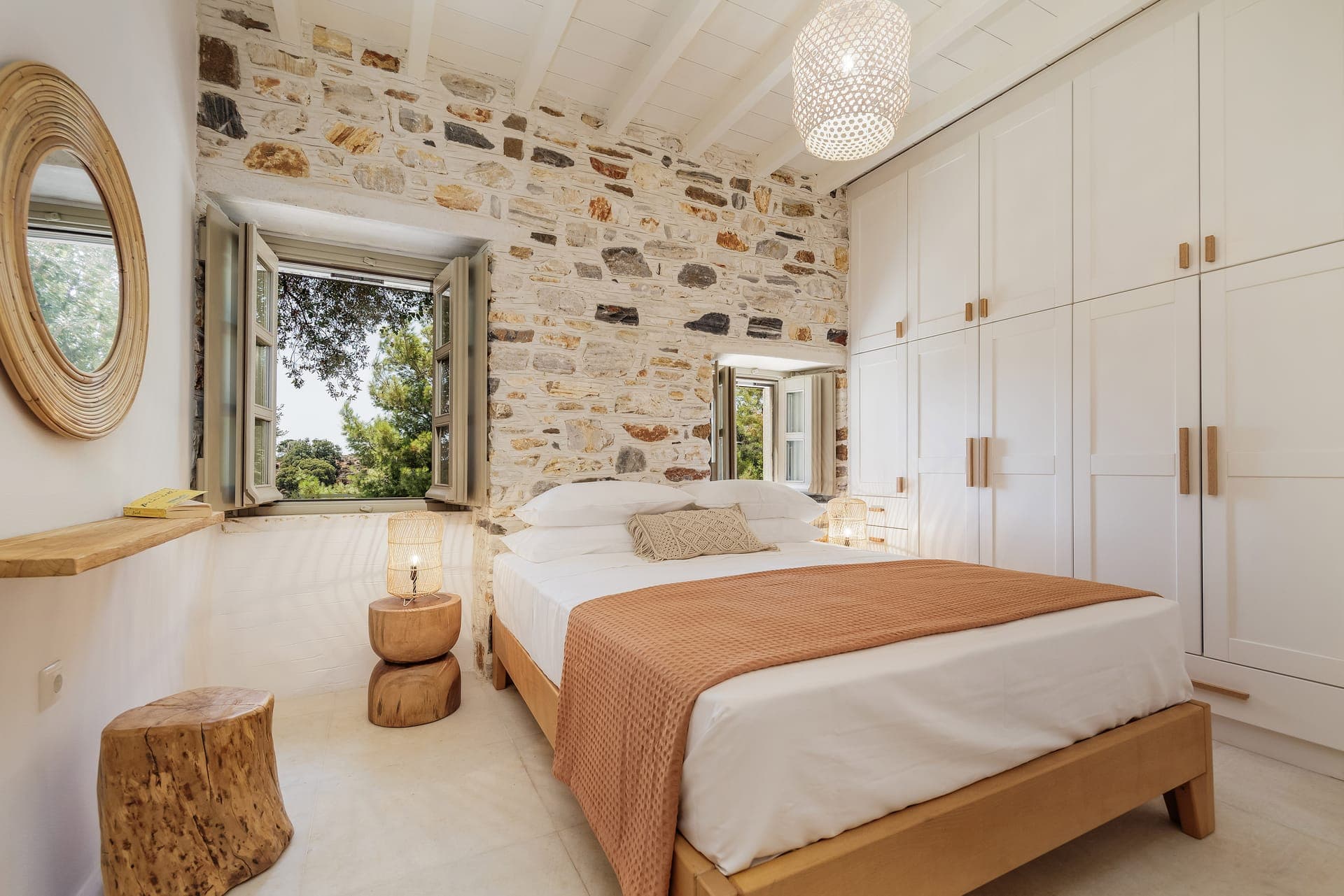 Suite with Mountain View